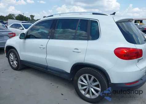 2017 Volkswagen Tiguan 2.0T Wolfsburg Edition z USA, uszkodzony, nr VIN WVGRV7AX6HK006975